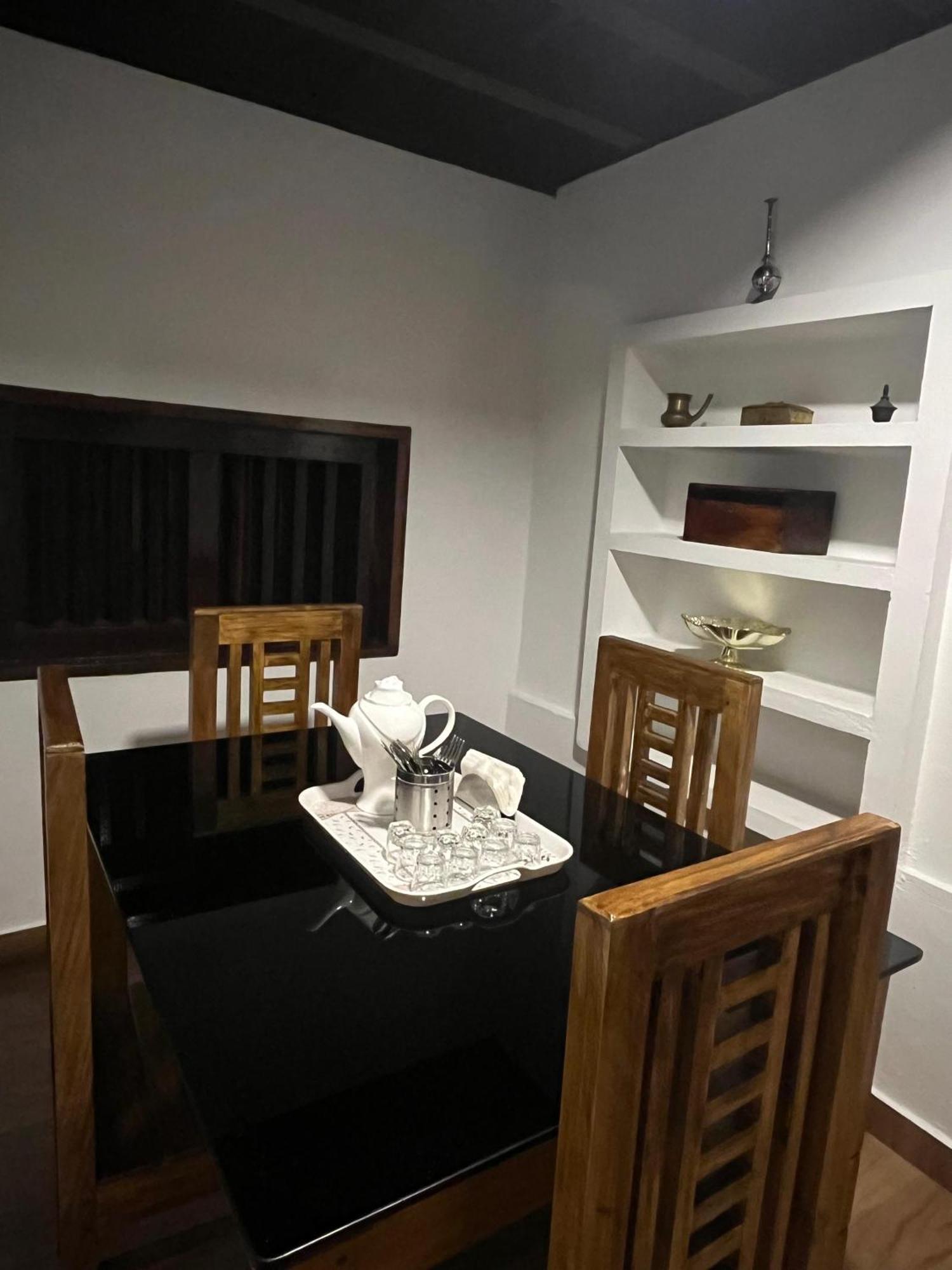 Partho Home Stay Padinjarathara Kültér fotó